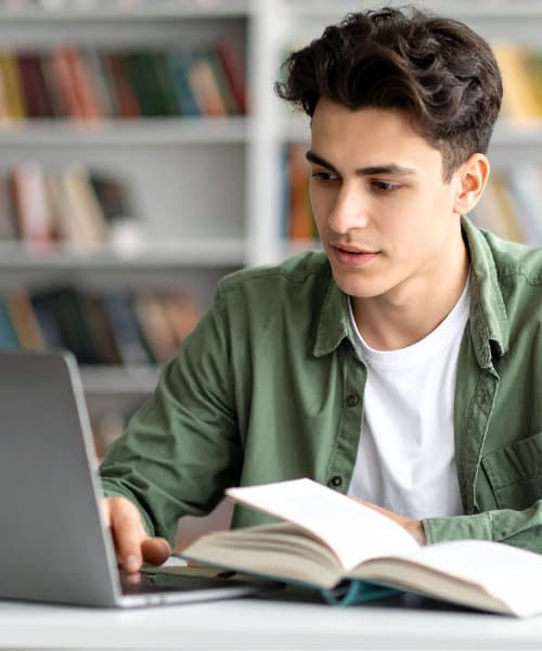 Futuro docente formado en innovación educativa en la CEU UCH