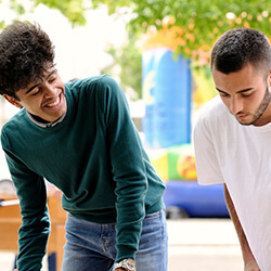 7 conseils pour se faire des amis sur le campus